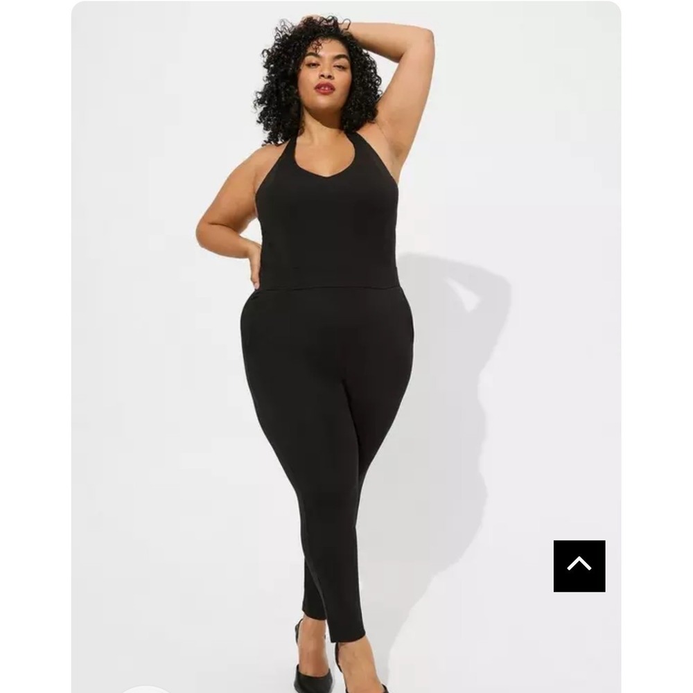 Torrid Marilyn Monroe size 5 (28)  Black  Jumpsuit  Sexy  V- Neck Halter NWT